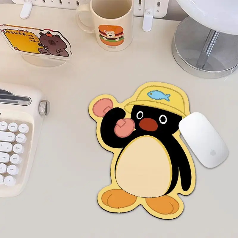 Cute Penguin Shaped Mouse Pad Small Size, Non Slip Washable Desk Mat for Girls Boys, Ergonomic Wrist Support Mousepad for Laptop