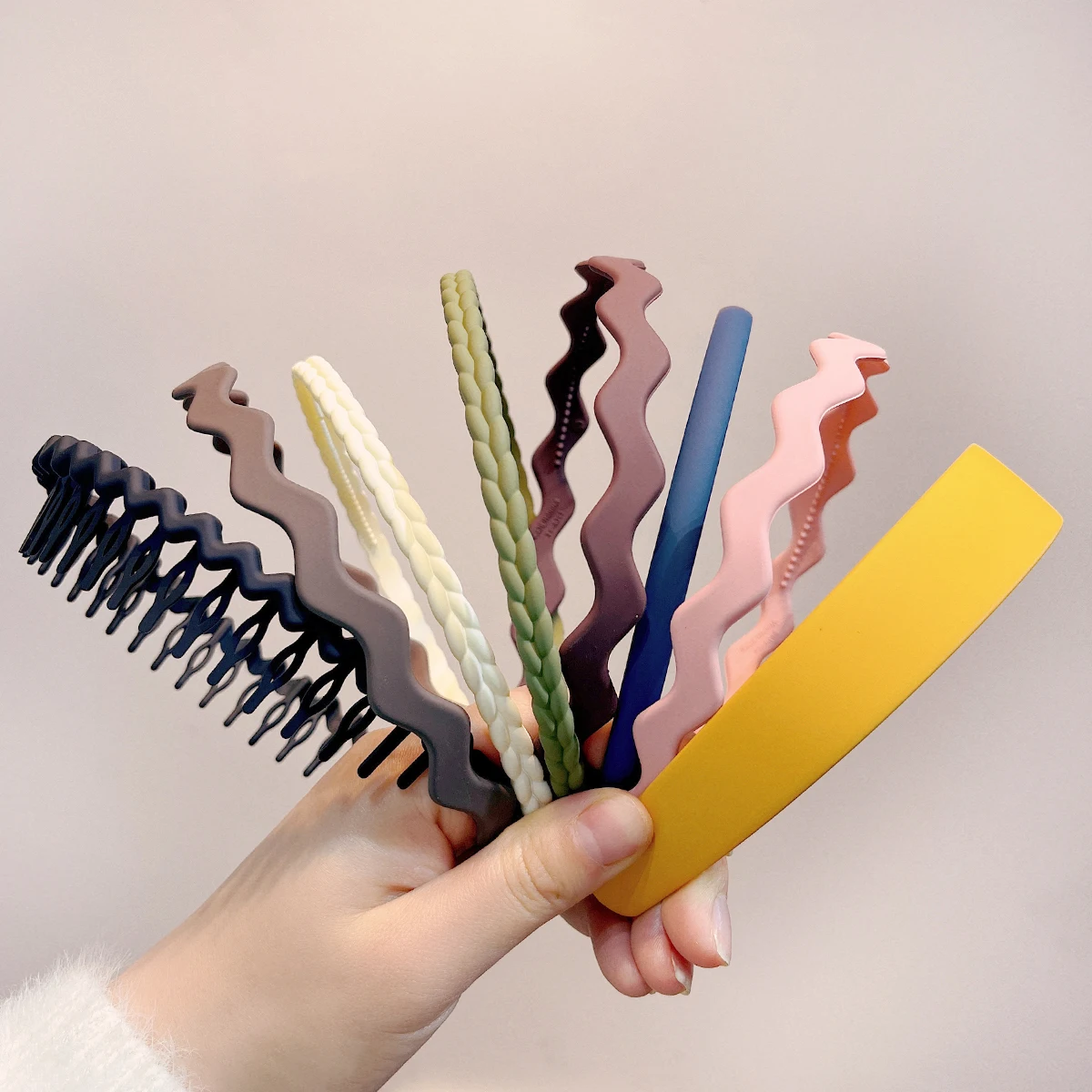 Women's Simple Acrylic Fried Dough Twist Braid Wavy Toothed Anti Slip Hair Band Girls' Broken Hair Finishing Fashion Headdress