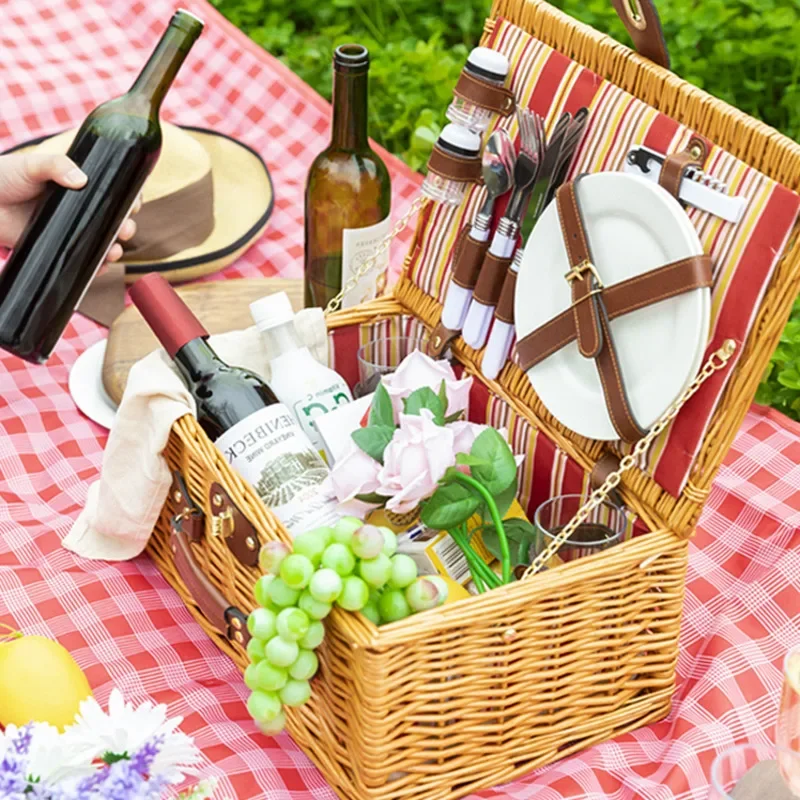 Outdoor Rattan Picnic Kit with Tableware Handwoven Breadbasket Insulated Portable Storage with Heat Retention