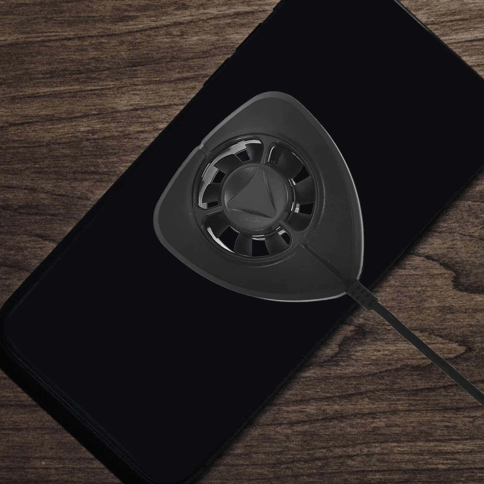 

Mobile Phone Cooler Black Aluminum Noise Reduction Cooling Fan Heat Sink Smartphone Radiator Mute Phone Cooler