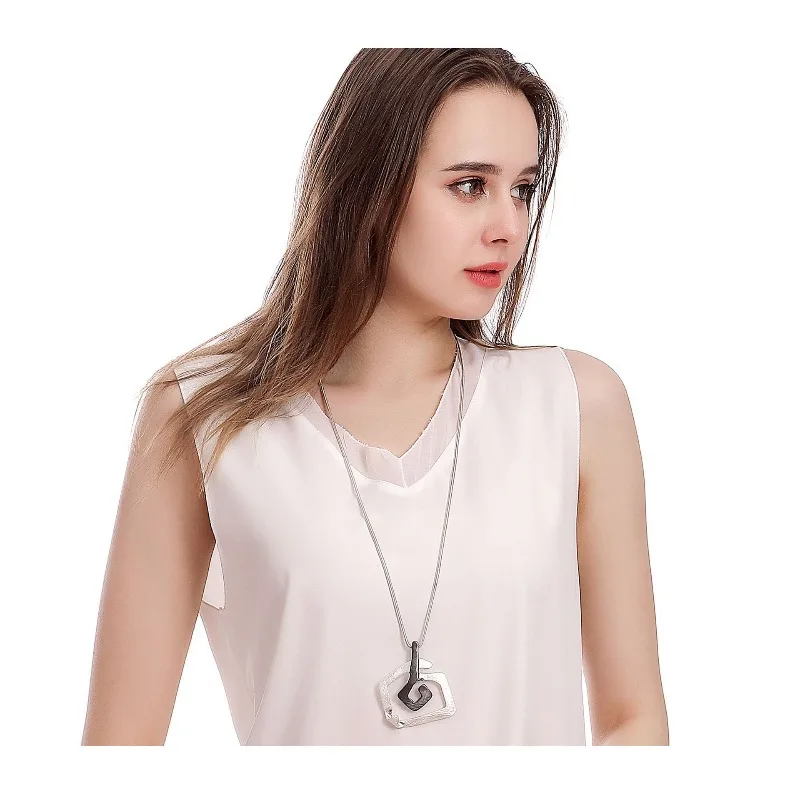 

Accessories Popular Fashion Women's Long Necklace Alloy Geometric Snake Bone Chain Sweater Chain