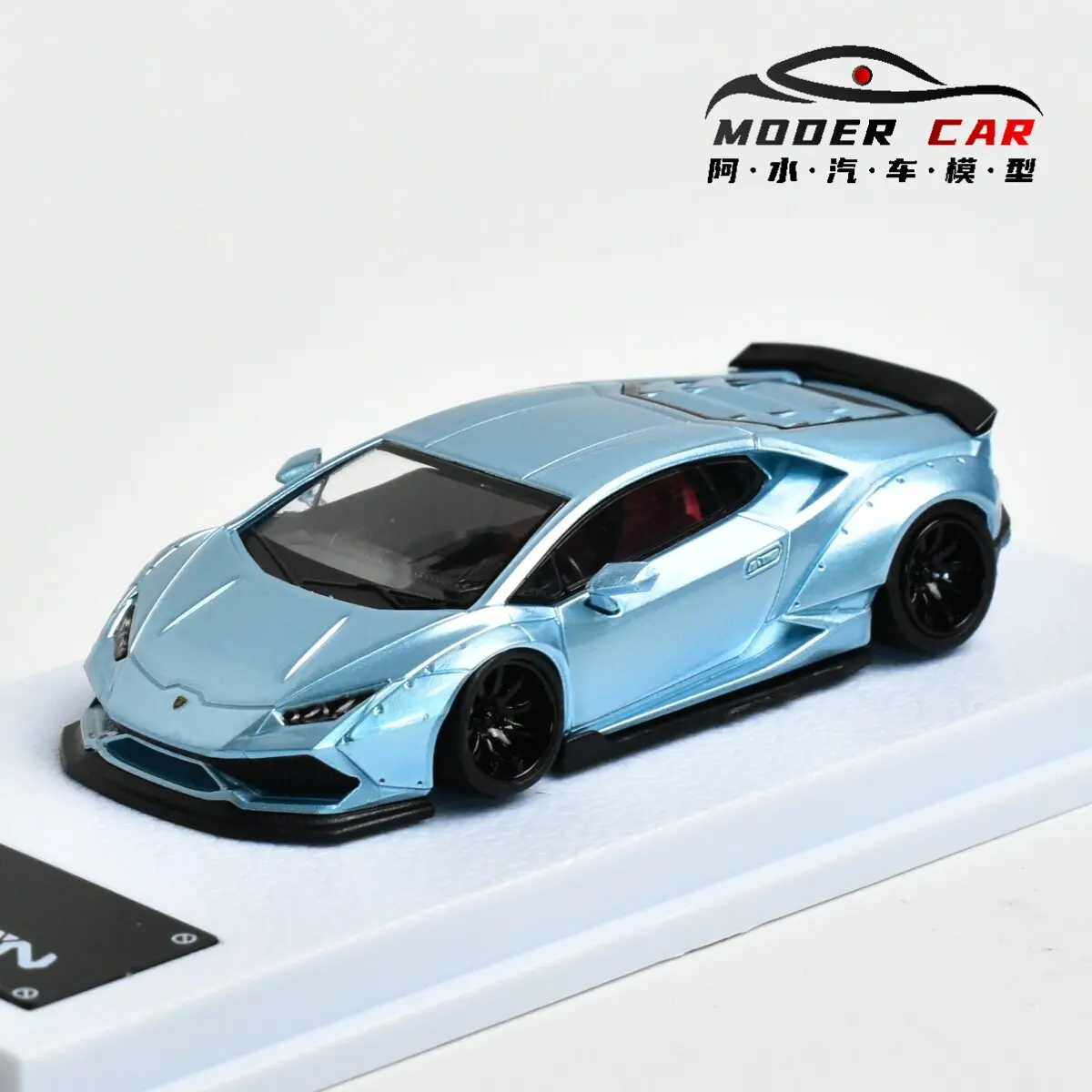 

Модель автомобиля MJ 1:64 Souvenir LP610 LP670 из литой смолы