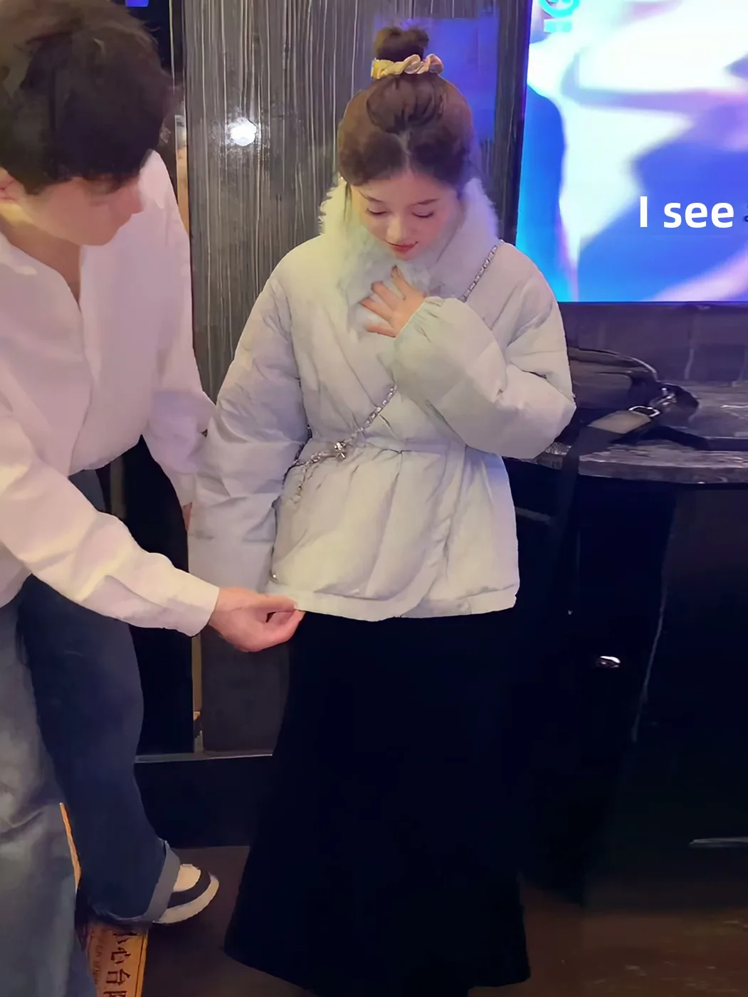 

Модная синяя укороченная куртка с вырезом на талии для женщин, трендовая зимняя одежда 2026 года, маленький размер, верхняя одежда