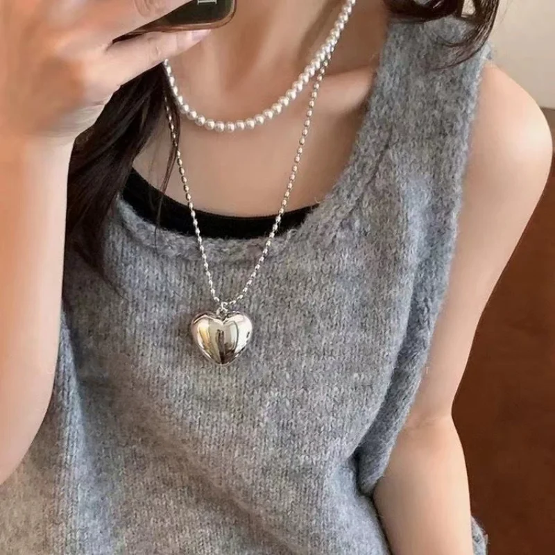 Y2K Silver Color Love Heart Pendant Necklace For Women Simple Metal Long Round Bead Sweater Chain Necklace Aesthetic Jewelry