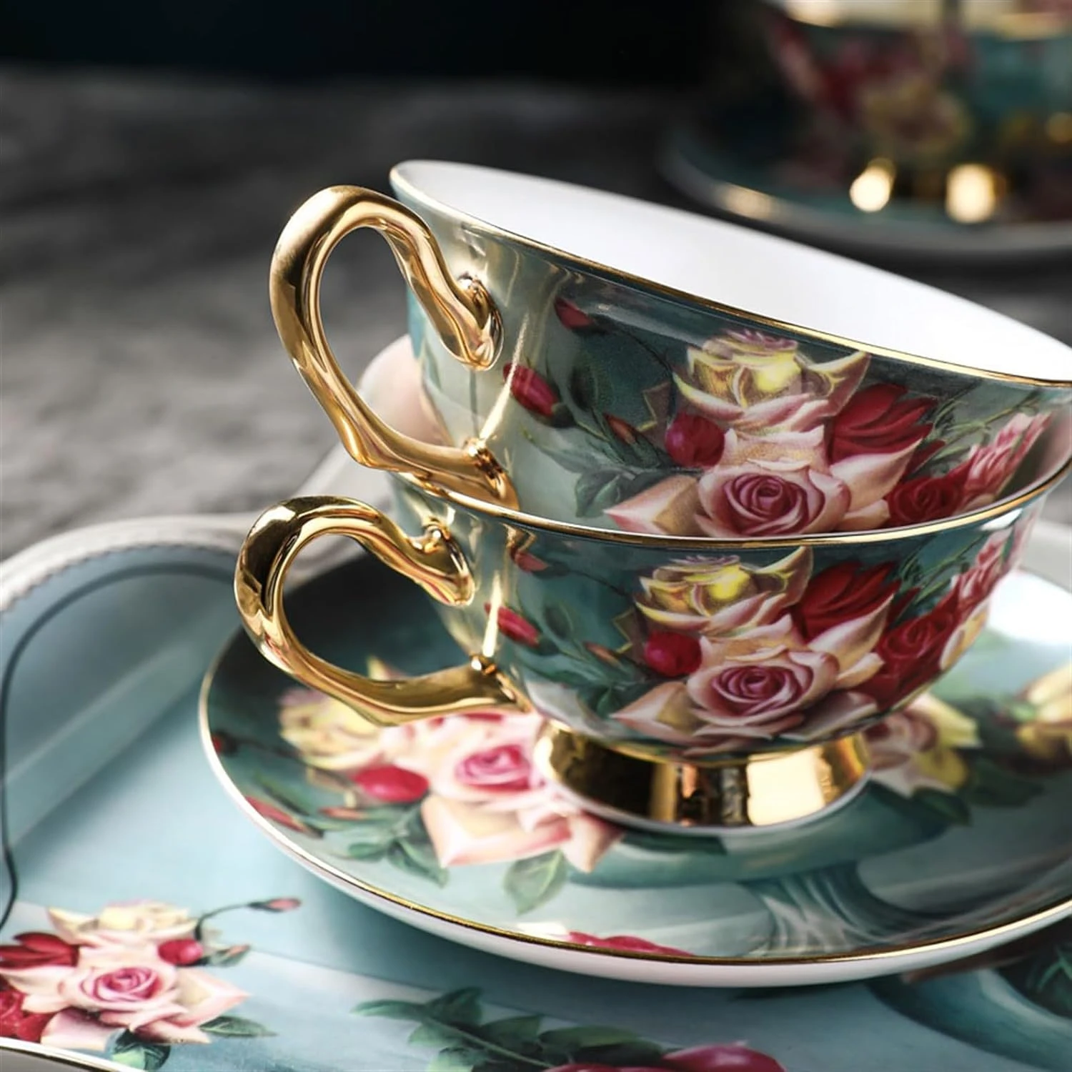 

Elegant High-Grade Vintage European Bone China Tea Cups Set - Exquisite Senior Retro Collection, Timeless British Porcelain Coff