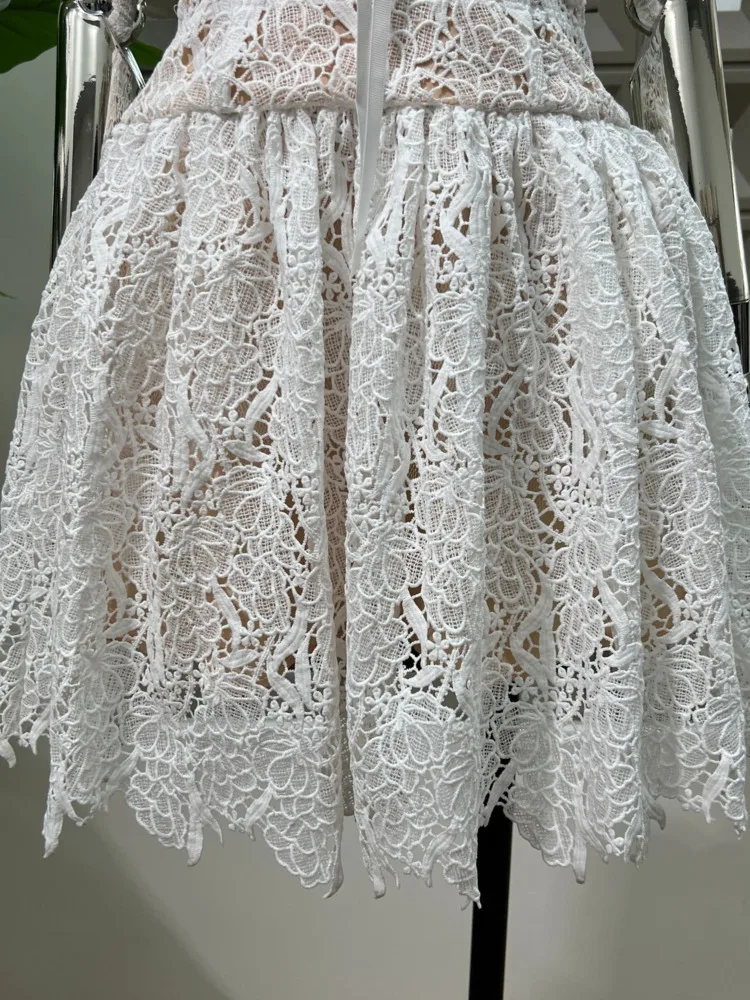 DFDG المرأة 2025 أنيقة القوس ثلاثية الأبعاد الدانتيل قطع الخامس الرقبة الرسن الرقبة فستان الحفلات المسائية لربيع وصيف مثير الجوف خارج تصميم #6