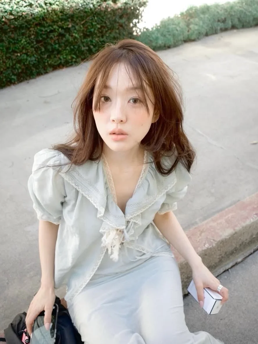 

Elegant Lace Bubble Sleeve Shirt with Knot for Women Skin-friendly Breathable Short Sleeve V-neck Sweet Style
