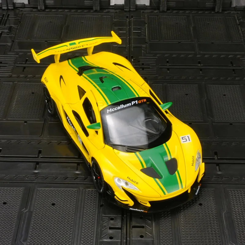 1:22 McLaren P1 GTR Track Edition รถรุ่นอัลลอยด์เครื่องประดับคอลเลกชันรถประตูสามารถเปิดเด็กเสียงและแสงของเล่น