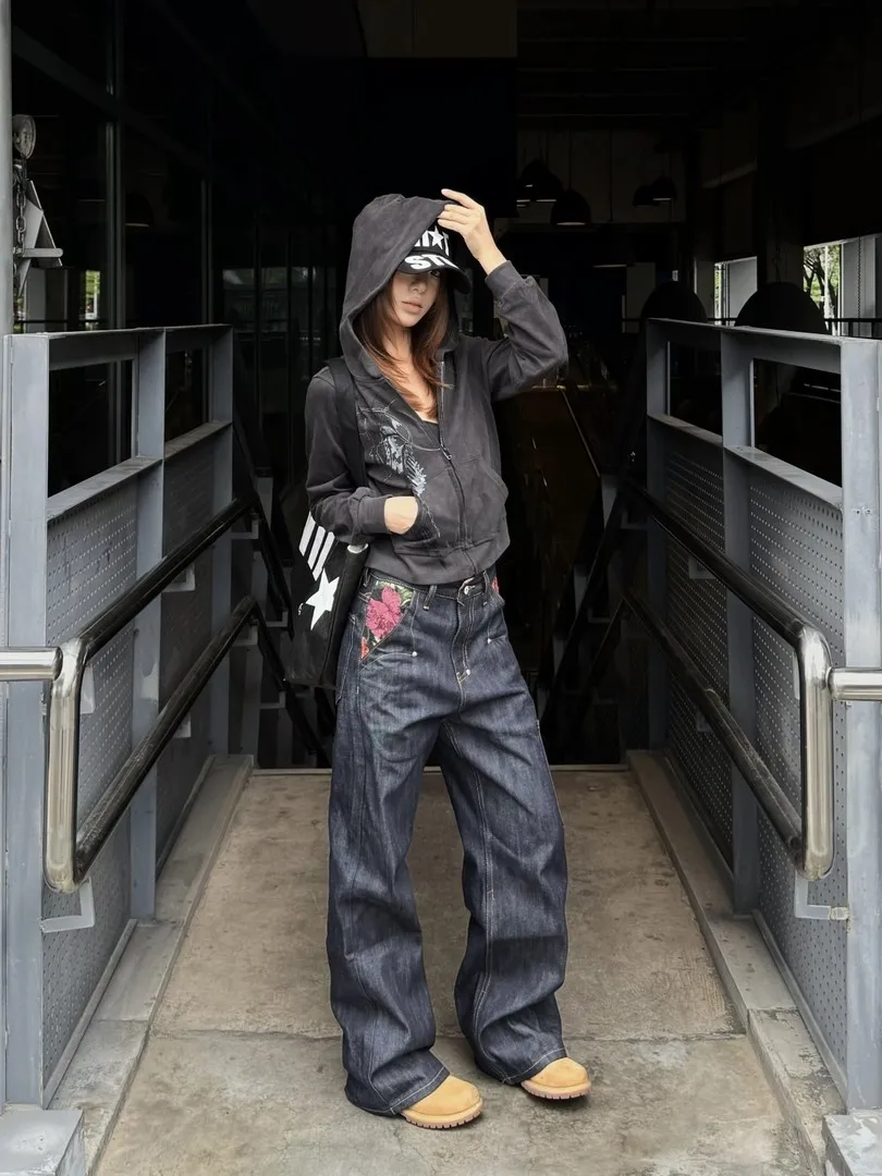 

Retro American Design Embroidered Floral Original Cow Wide Leg Pants Loose Straight Cut Jeans for Men And Women Casual Wear