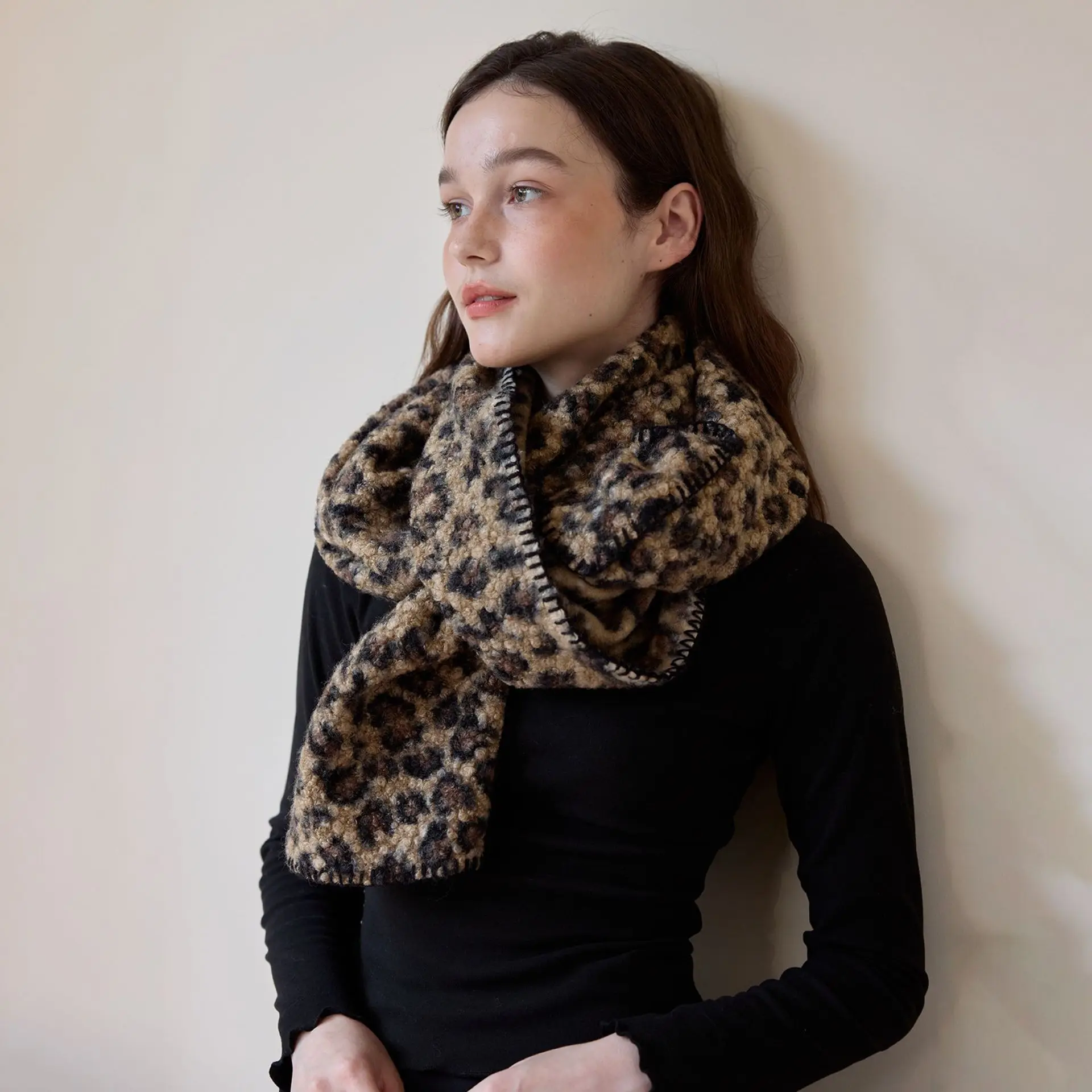 

New wool roll leopard print warm scarf shawl double-sided women's fashion scarf versatile retro cream style