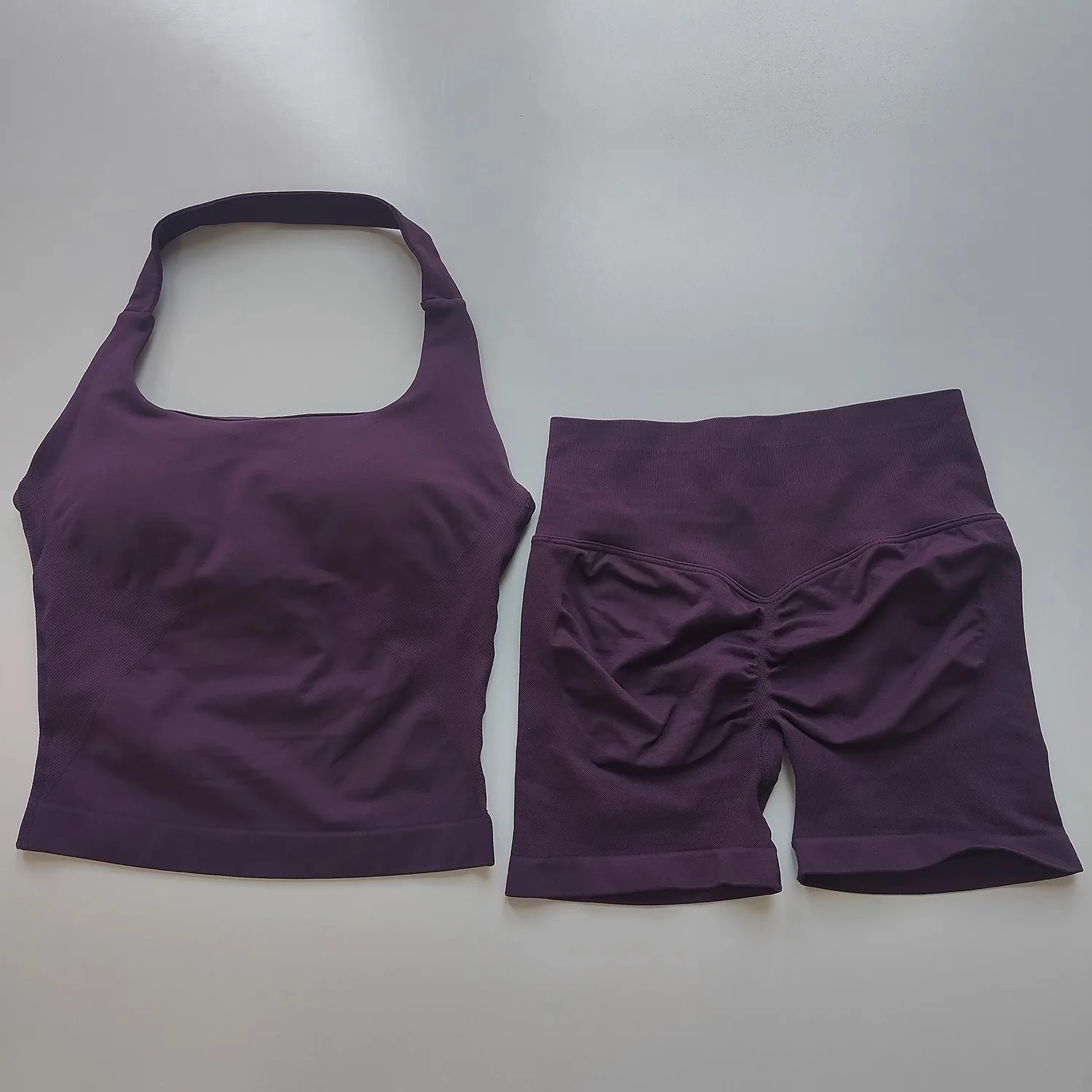 Halter-Neck Rückenfreies Yoga-Outfit Zweiteiliges Set für Damen, Push-Up Sport-BH + Hochgeschnittene Po-Formende Fitness-Shorts – Detail 16