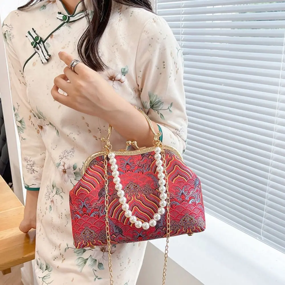 Retro Sweet Embroidery Chinese Style Handbag Elegant Pearl Hanfu Shell Bag Chain Shoulder Wrist Bag Cheongsam Accessories