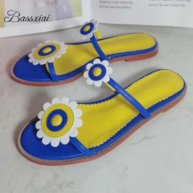 

Женские тапочки с узкими ремешками и декором подсолнечника, лаконичный стиль, верхняя одежда без шнуровки на плоской подошве, летние сабо для девочек