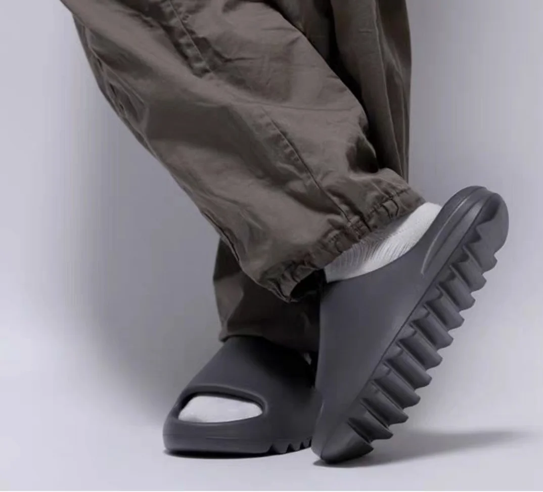 

Summer Women Slippers Men Sandals Casual Beach Shoes Soft Bottom Slides Thick Platform EVA Anti-Slip Home Slippers