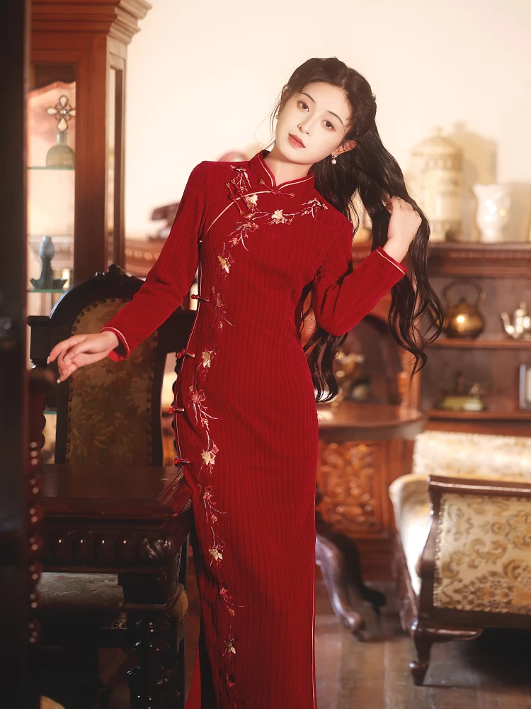 

Красное вышитое свадебное платье с длинными рукавами для помолвки, осень-зима, новинка, винтажное, однотонное, в китайском стиле