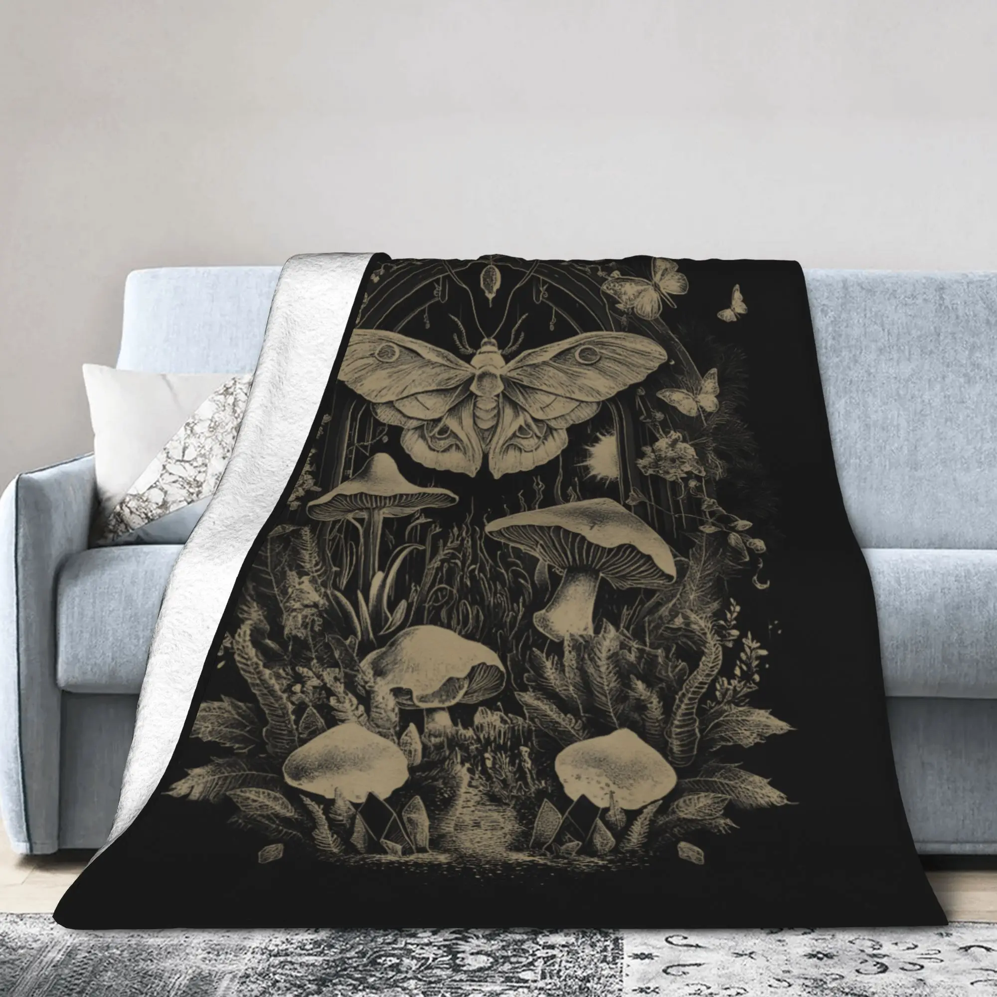 Cute Fairycore Luna Moth Grunge Aesthetic Flannel Blanket Goblincore Vintage Bedding Throw Blanket Sofa Soft Gift Multi-function