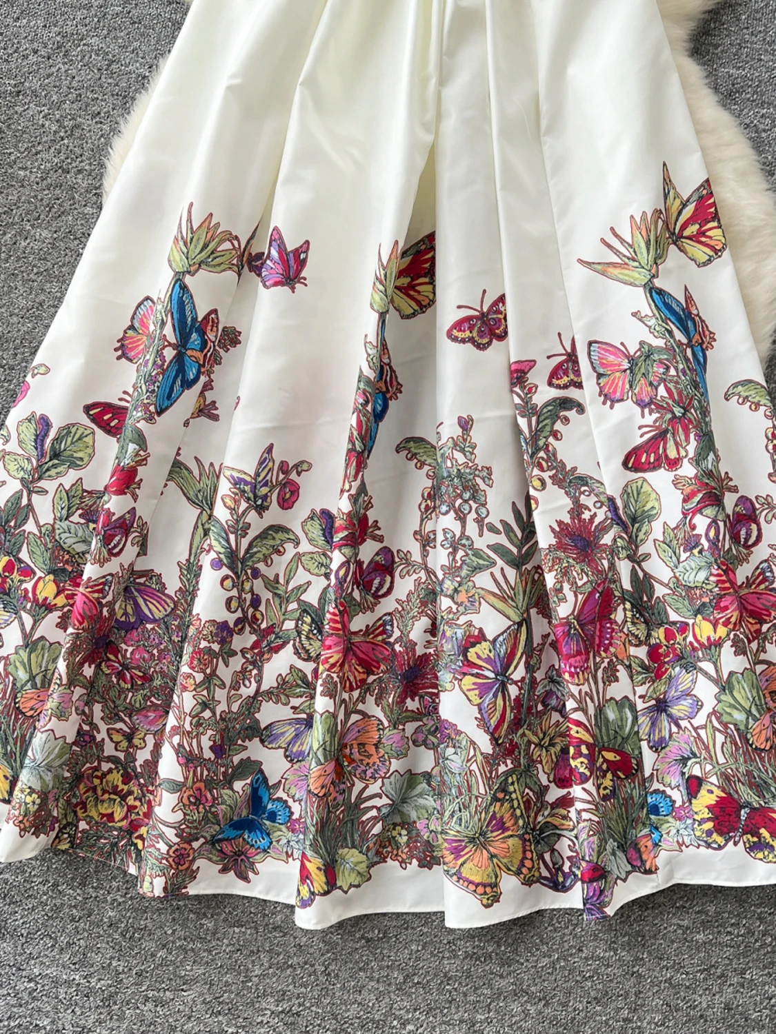 레트로 패션 플로럴 프린트 스퀘어 넥 백리스 여성 드레스 디자인 센세이션 허리 조임 우아한 롱 스커트