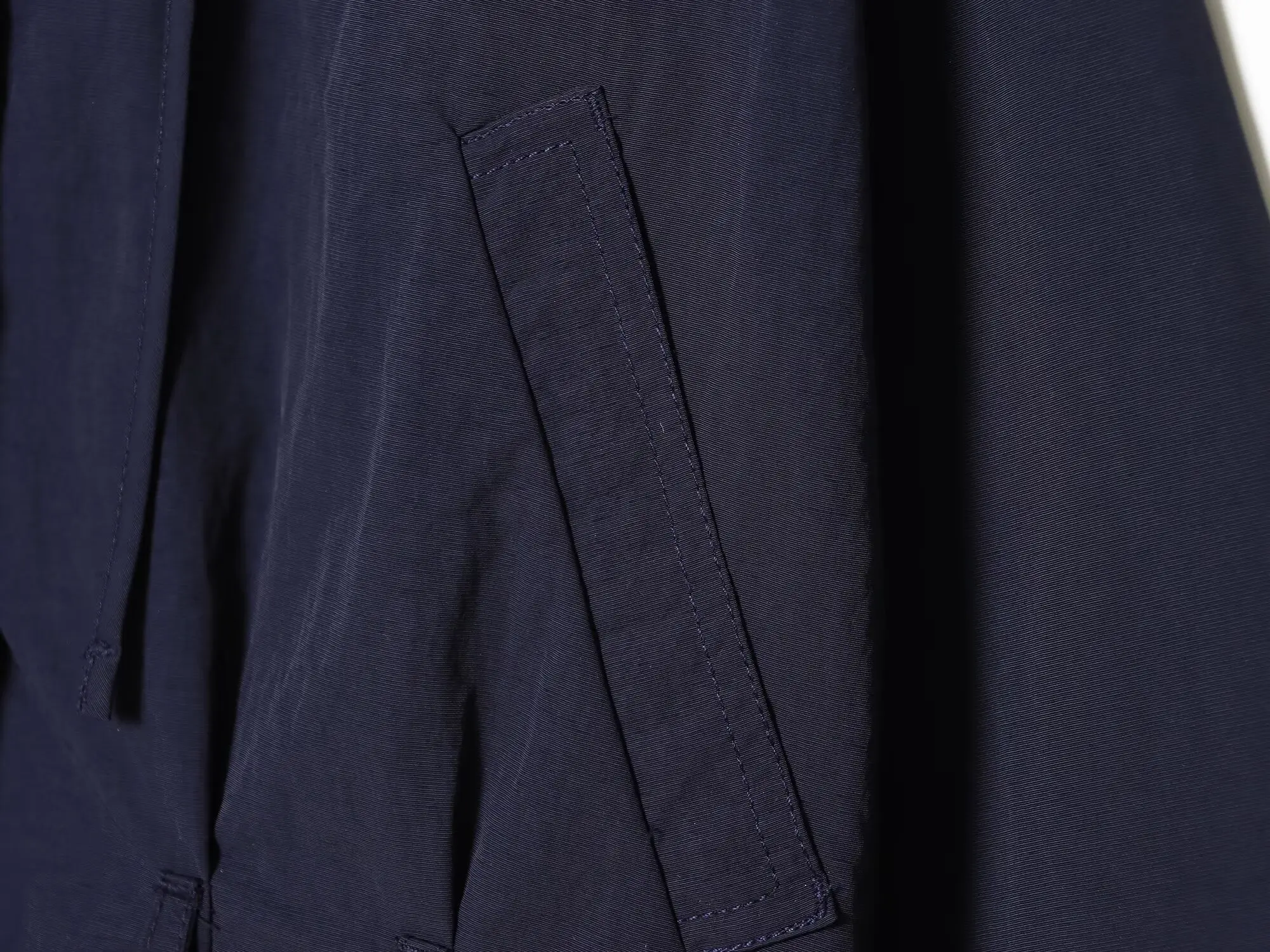 Herbst Neue Damen-Spleißjacke mit Revers und Gürtel, Langarm, Retro, Kurze Oberbekleidung, Lässiger High-Street-Stil, Damen-Pendlermantel – Detail 5