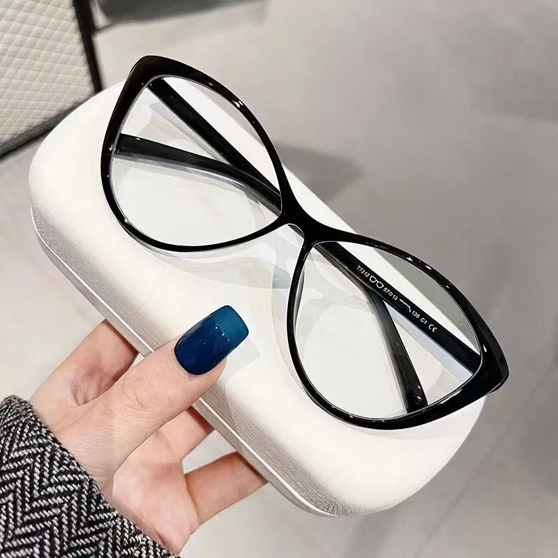 New Fashion Vintage Gradient Eyeglasses For Nearsightedness Anti Blue Light Myopia Unique White Legs Cat Eye Glasses Frame