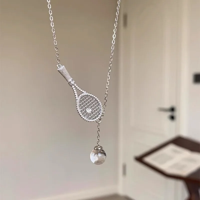 Collar de raqueta de tenis de plata "Ingenious" 2025 nueva cadena de clavícula de cristal blanco de alta gama