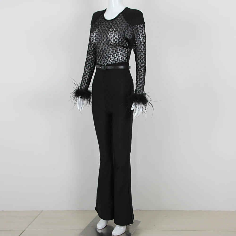 بدلة قفز نسائية موضة ربيع جديدة لعام 2025 قطعة واحدة ملابس نسائية سوداء مثيرة من الدانتيل والترتر والريش
