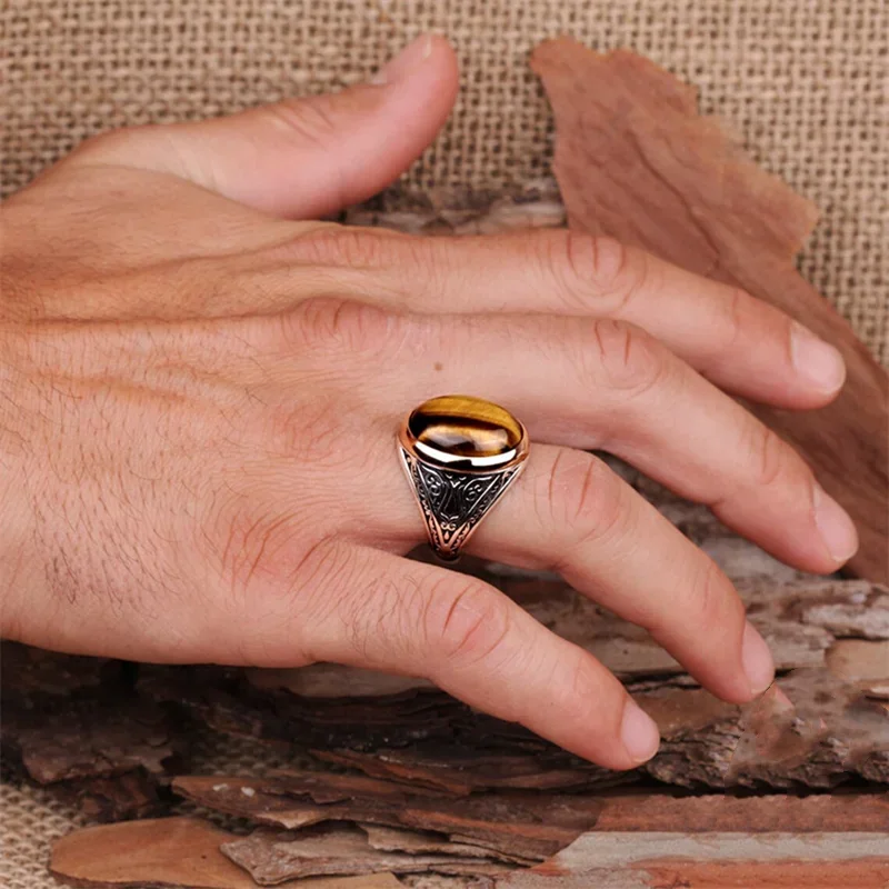 New Fashion Temperament Yellow Turquoise Men\'s Ring Domineering High-grade Copper Material To Attend The Banquet Business Ring