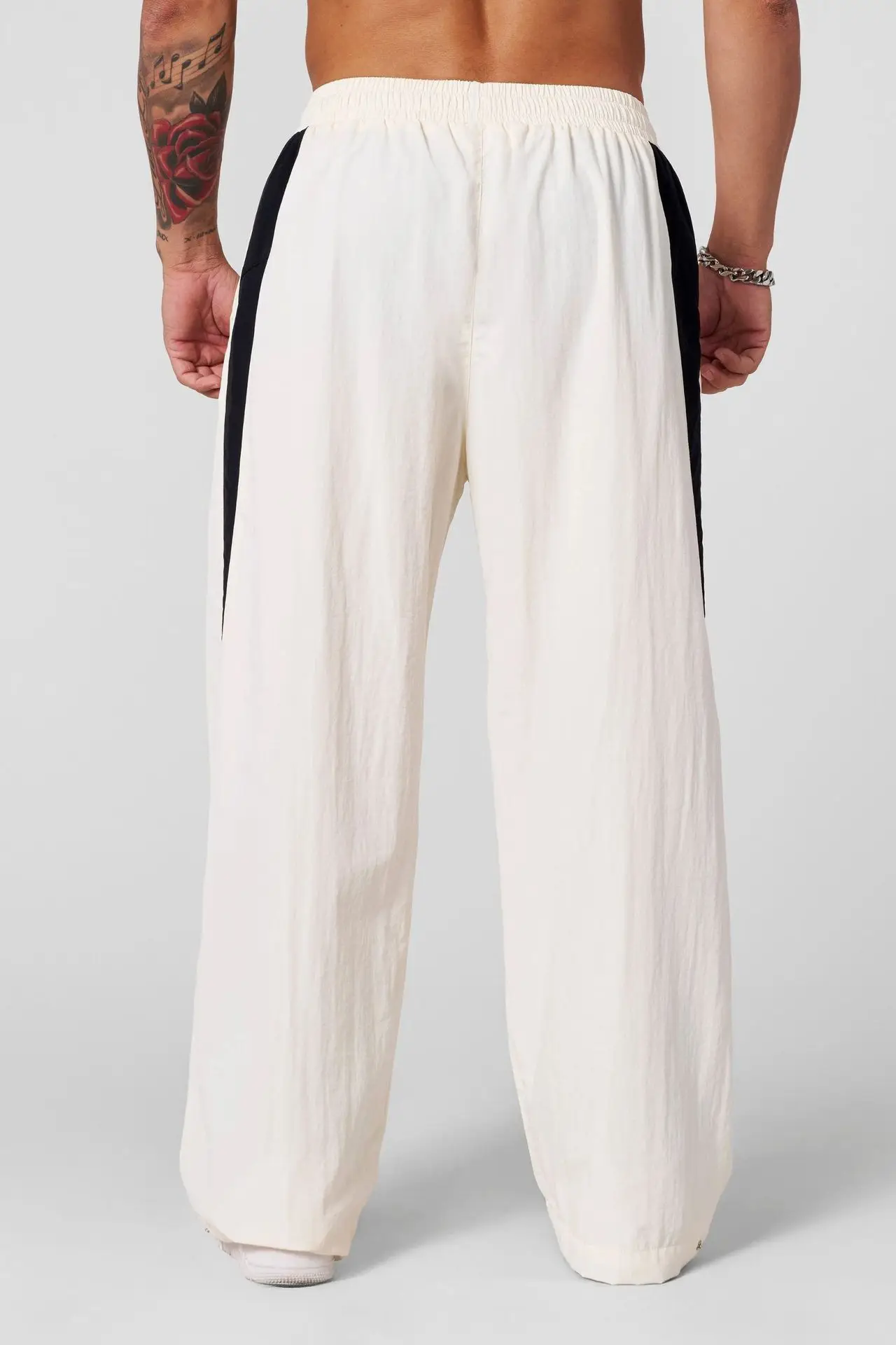 

Мужские спортивные повседневные брюки на весну-осень: дышащие, свободные, прямого кроя, в пол, струящиеся, стильные