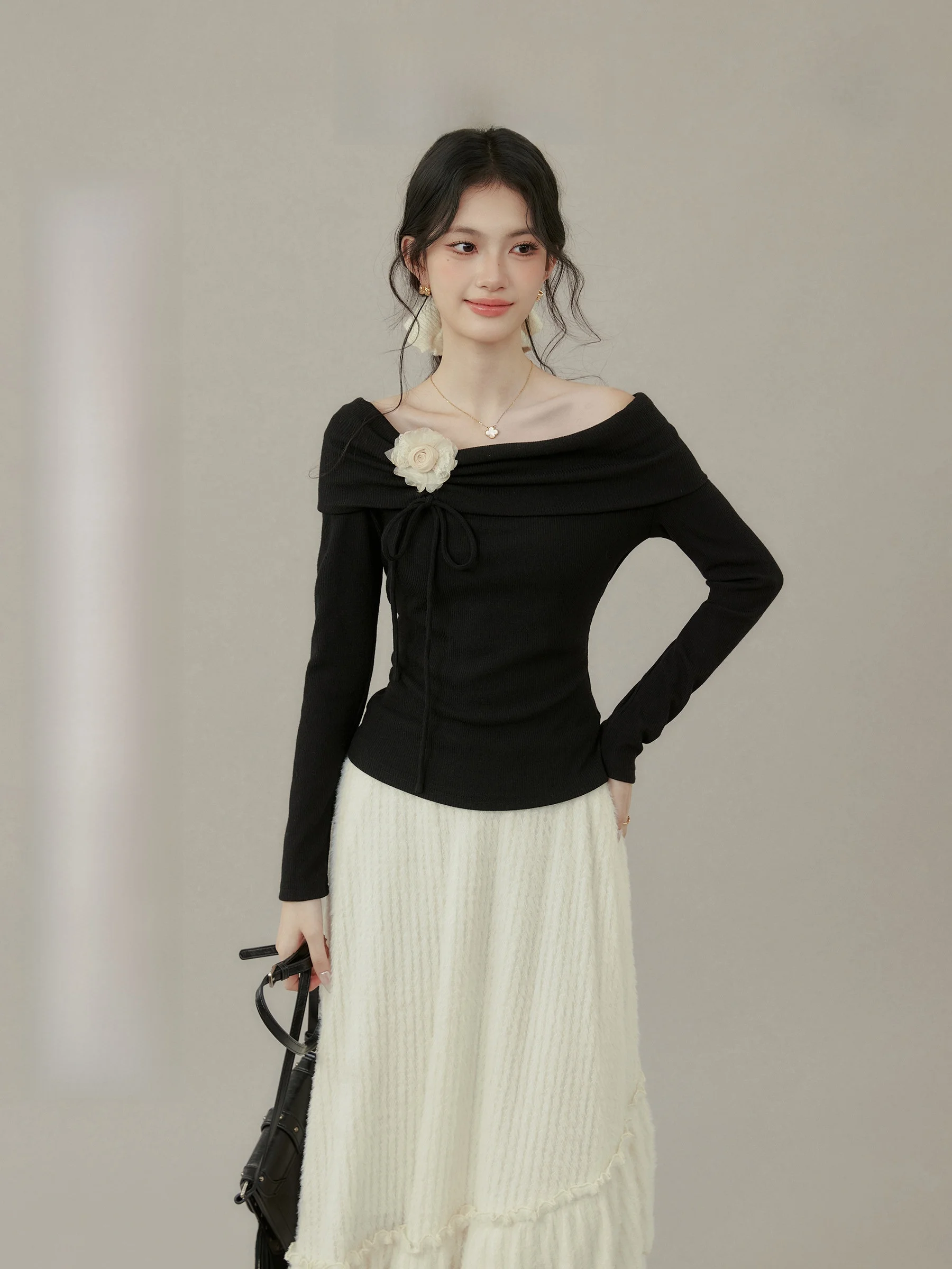 

Женская футболка Ele Bla Long Sve Base Layer Top Красивая внутренняя часть Повседневная облегающая футболка Другое 00% ткань