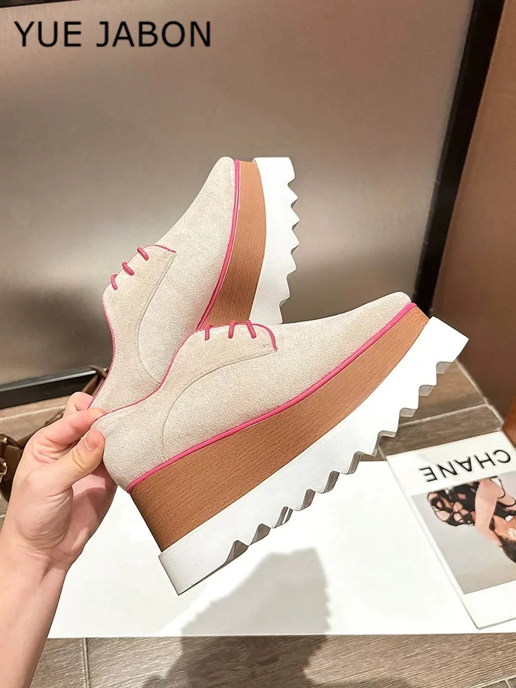 Scarpe casual da donna con plateau alto Scarpe basse in pelle scamosciata di mucca Scarpe stringate autunnali femminili Nuovo marchio 2025 Tendenza Walking Comfort Zapatillas