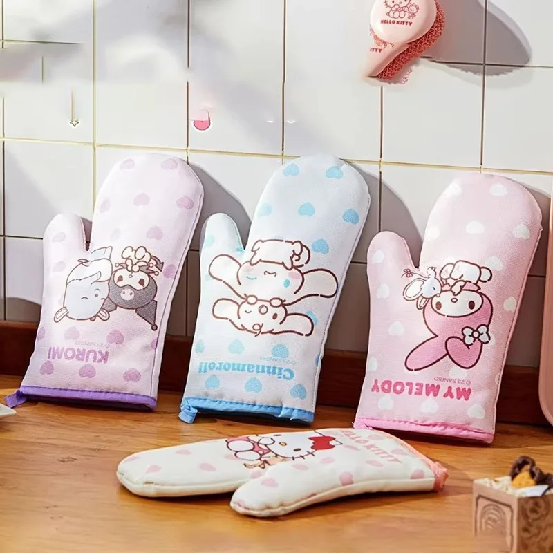 

New Sanrio gloves Hello Kitty Girl Heart oven microwave oven thickened insulation resistant kitchen baking gloves Gifts Girls