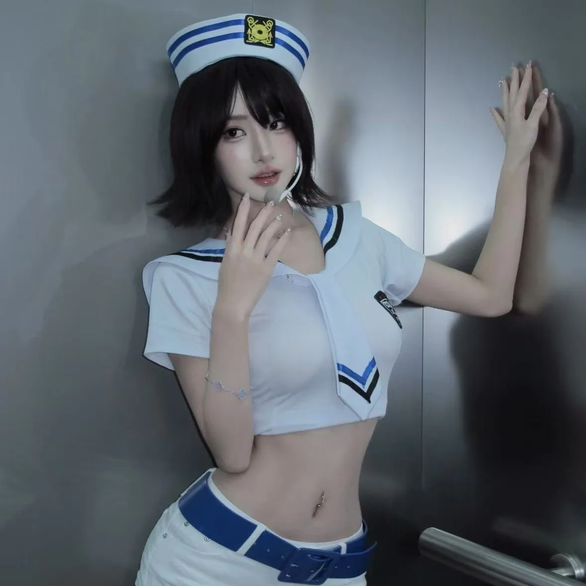 หมวกกะลาสีสีน้ำเงิน/ขาว ฮงหลวน หมวกกัปตันลายทางสำหรับผู้หญิง อุปกรณ์เสริมงานคอสเพลย์ หมวกปาร์ตี้สำหรับผู้ชาย