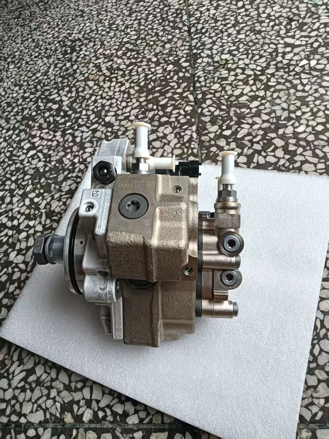 مضخة وقود المحرك الأصلية Cum mins ISDE ISF3.8 مضخة زيت الضغط العالي CP1 مضخة الديزل 4988595 #2