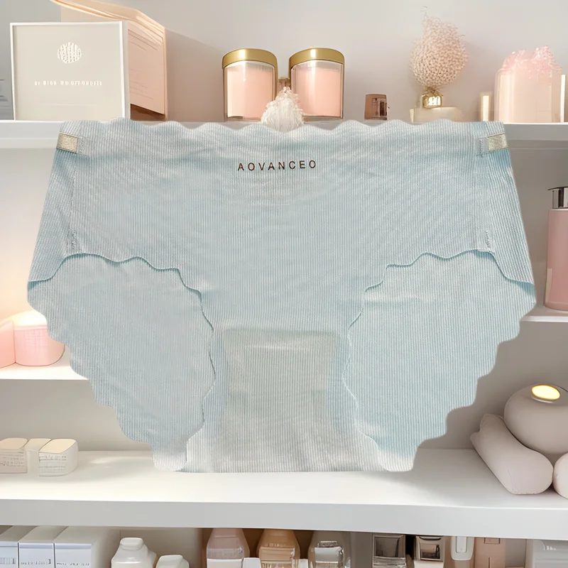 

Teen Girls Japanese Style Seamless Ice Silk Quick-Dry Women's Panties Breathable Low-Rise Hip-Lifting Triangle Underwear