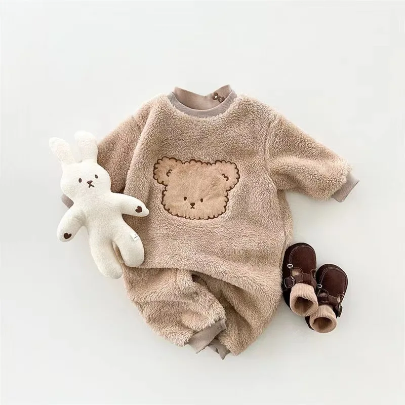 2024 winter fashion new products baby soft plush jumpsuit crawling clothes outing clothes wearing hats can be disassembled