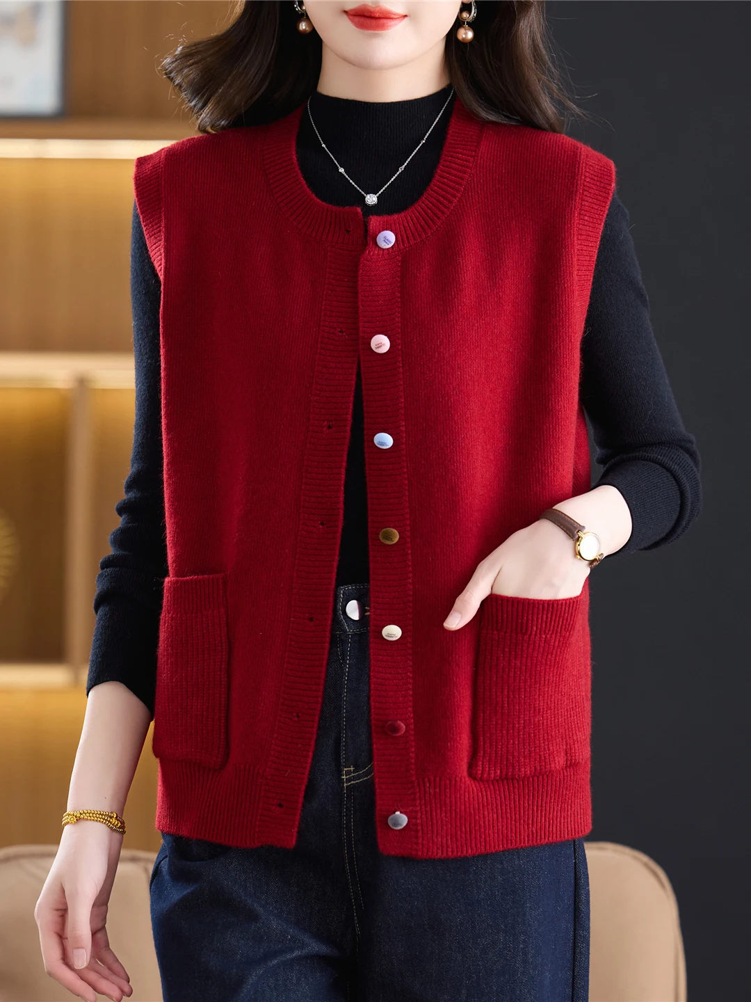 

Красный вязаный жилет больших размеров Red Spring 2026 для женщин, с круглым вырезом, мягкий, удобный, в корейском стиле, как верхняя одежда или кардиган