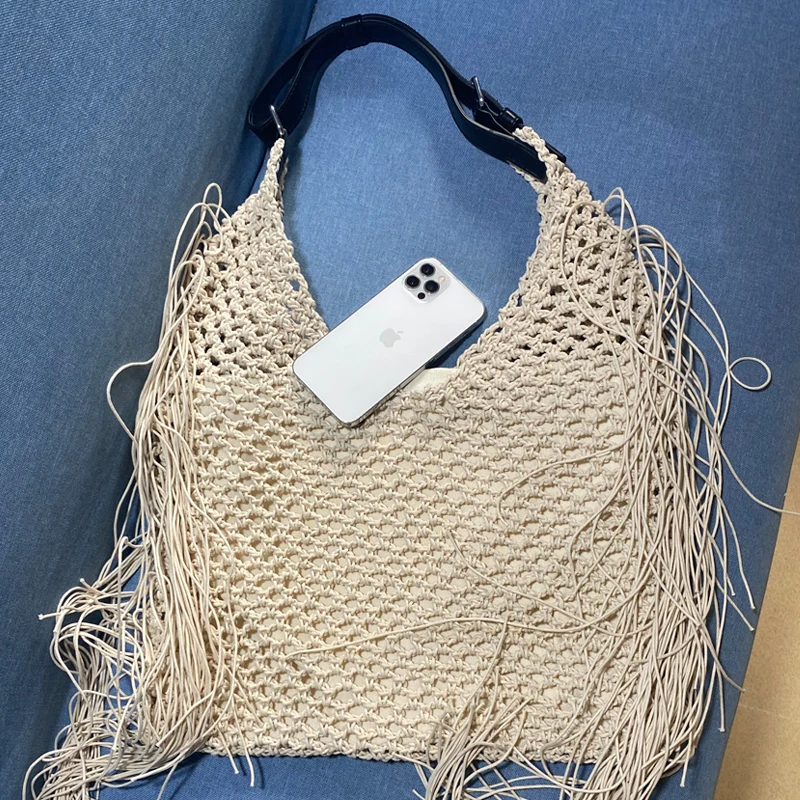 Hollow Out Hobos Bags For Women Luxury Designer Handbag Purse 2023 New To Weave Large Capacity Tassel Shoulder Straw Beach Bag