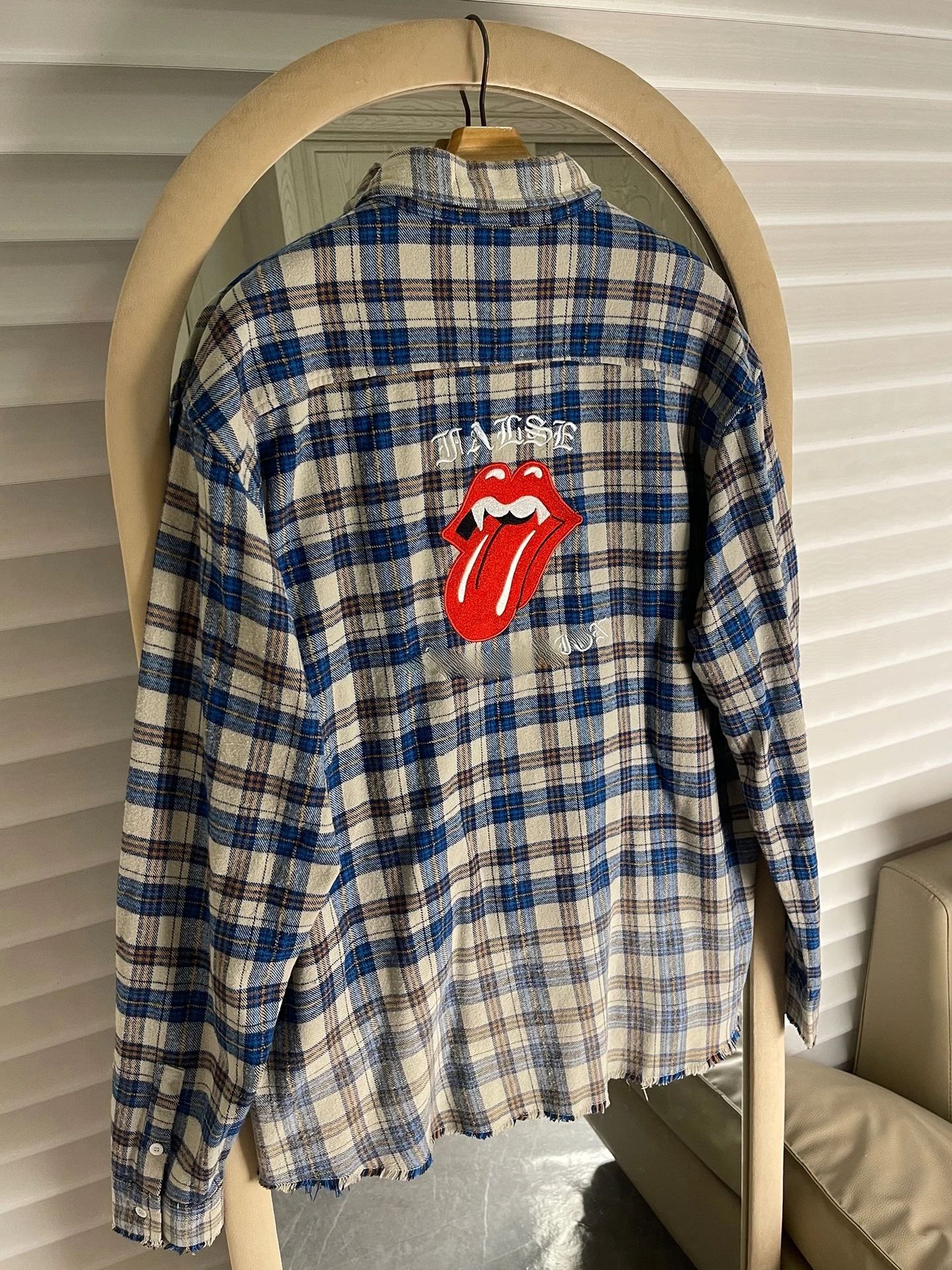 

Retro American Sle Long Sve irt Men's Loose Fit Tassel Destroyed Plaid Outerwear Youth Casual Cotton irt