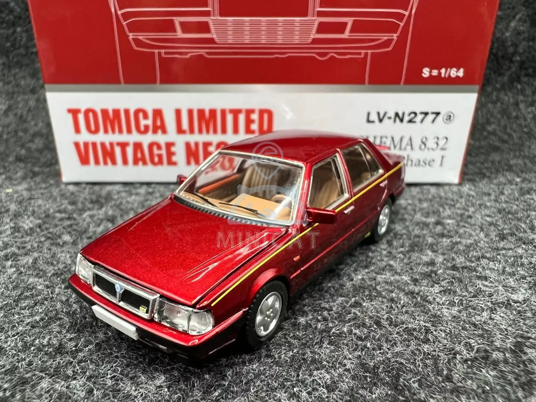 TOMICA Tomica 1:64  TLV LV-N277a/b Lancia  Lancia Thema 8.32 Phase I car model collection decoration