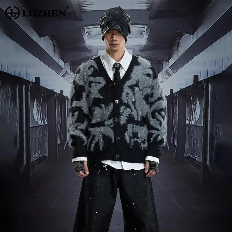 

LUZHEN 2025 зимняя мода из искусственного меха в стиле пэчворк дизайн с v-образным вырезом вязаный кардиган пальто мужской красивый высококачественный мужской свитер JY5717