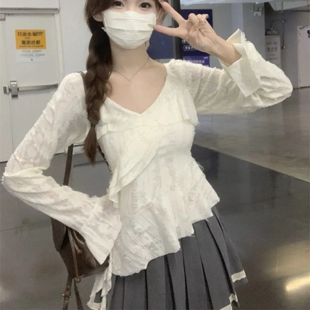 

Bell Sleeve Irregular T-Shirts Women Pleated Slim Fit Long Sleeve Top Basic Female Clothing Retro Mesh Broken T-Shirt Girl
