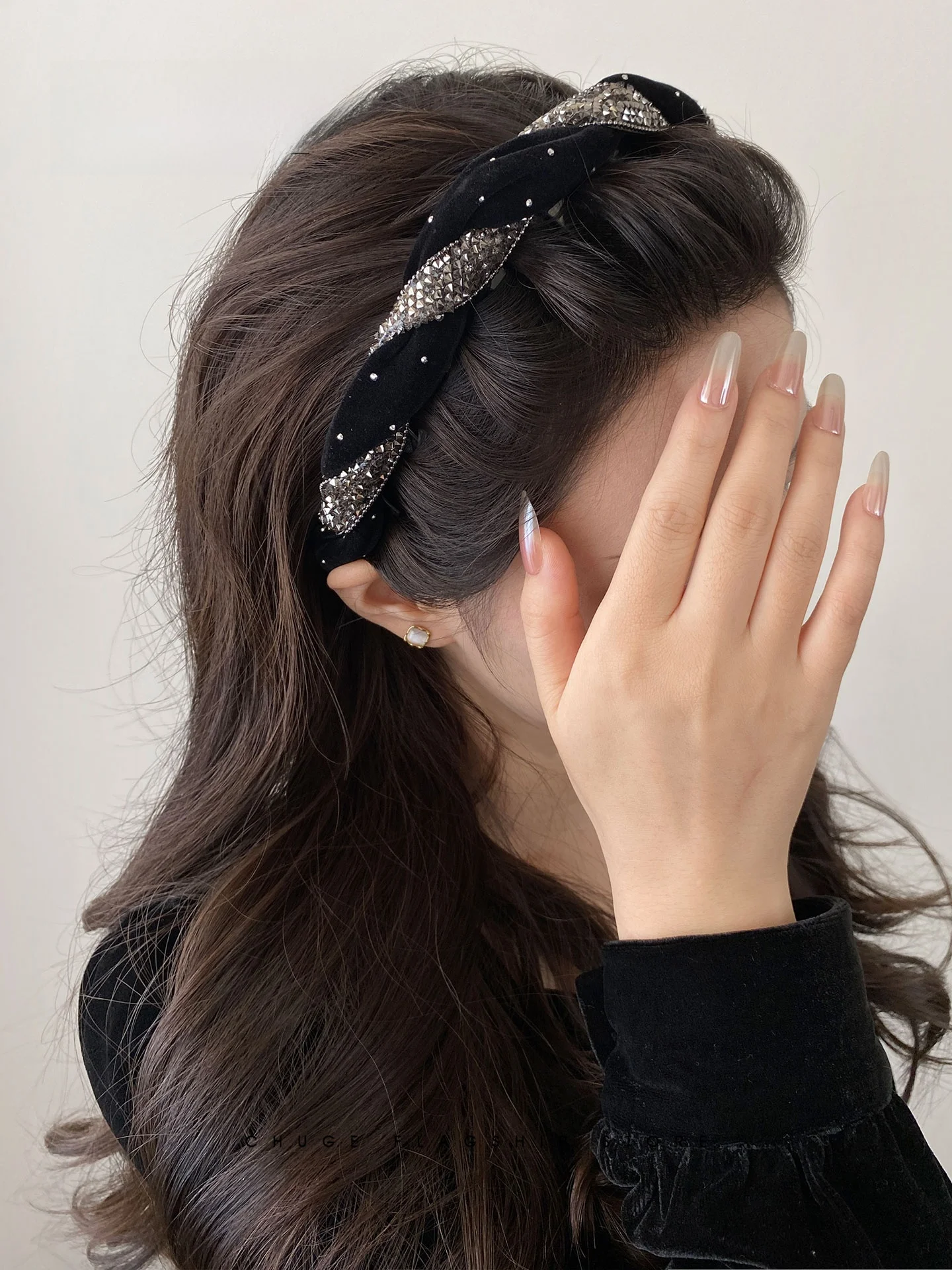 tiara-de-veludo-com-estrelas-e-diamantes-feita-a-mao-versatil-de-alta-qualidade-elegante-que-modela-o-rosto-acessorio-d