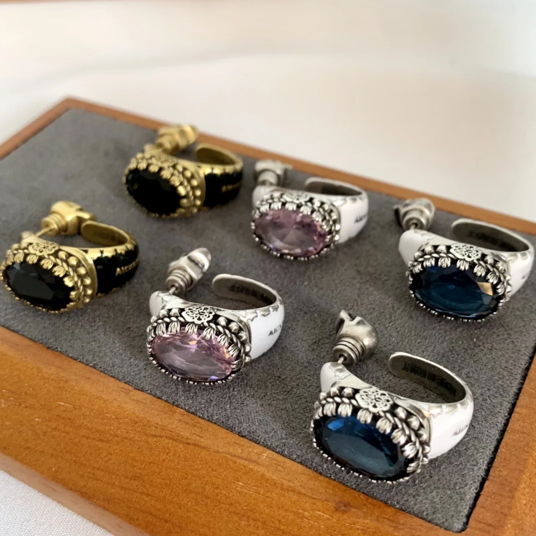 

Enamel-inlaid black rhinestone skull punk style stud earrings Y2K Gothic party style gift