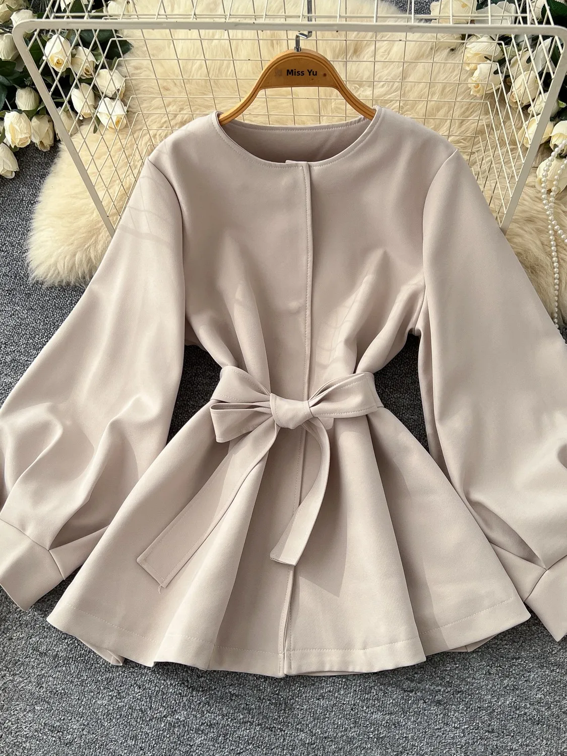 Elegant Lantern Sleeve Belted Waistcoat Women's Commute Style Slimming Outerwear Long Sleeve round Neck Polyester Fiber