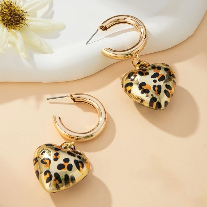Europe and The United States Fashion Leopard Heart Pendant Earrings Ladies Personalized Creative Holiday Accessories Jewelry