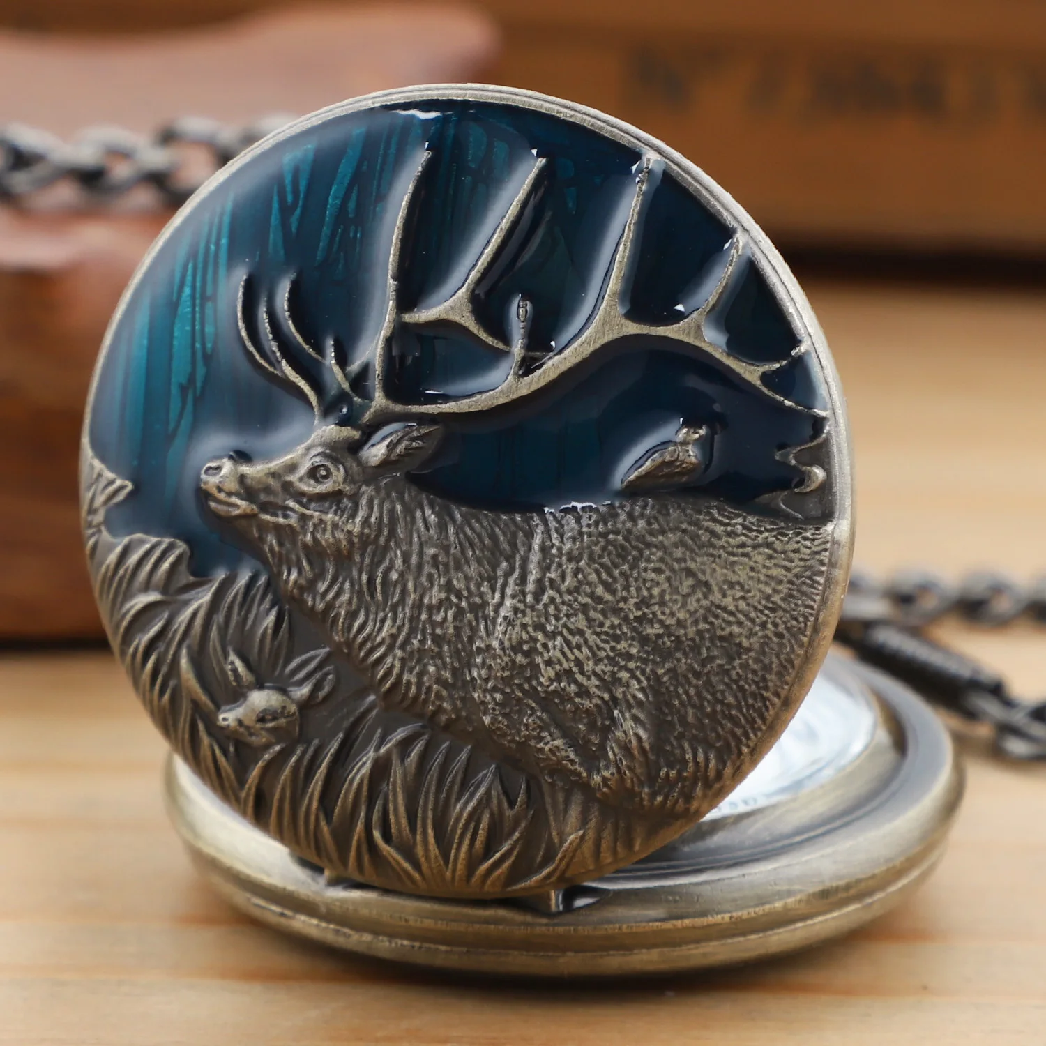 Blue Exquisite Reindeer Oil Painting Men's and Women's Quartz Pocket Watch Retro Fashion Necklace Pendant Student Christmas Gift
