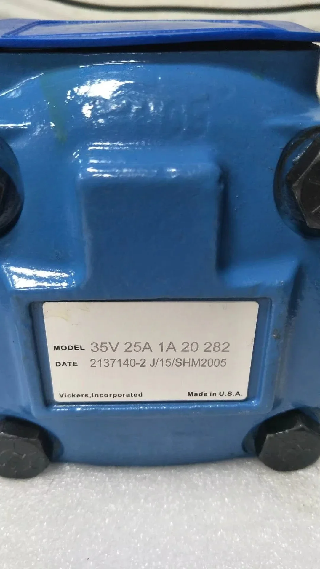 

3520V 30A14-86CC-22R Hydraulic Vane Pump V10 V20 V25 V35 V45 2520V 3520V 4520V 3525V 20VQ 25VQ 35VQ 45VQ Hydraulic Pump