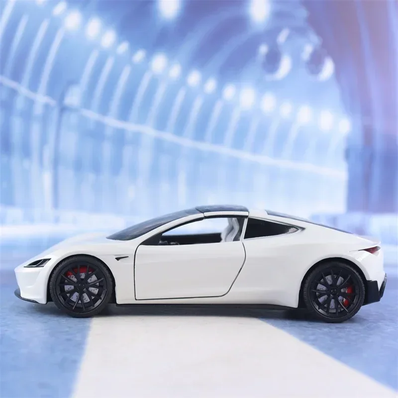 1:24 Tesla ROADSTER Alloy Car Model Simulation Sound And Light Pull Back Metal Toy Car Boys Collection Ornaments Gift F602