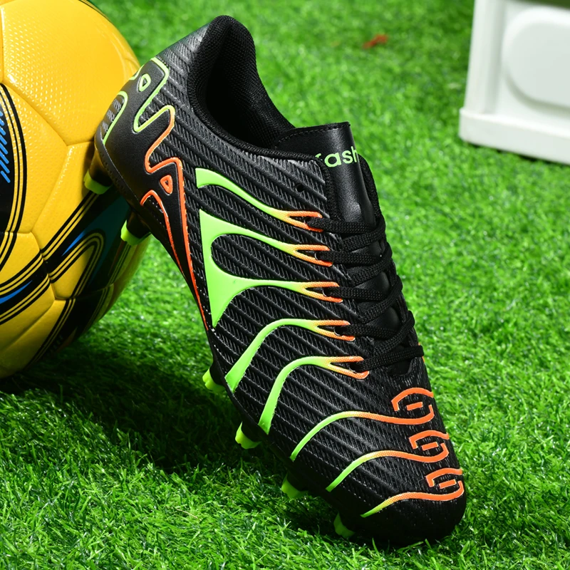 Men Soccer Shoes Adult Kids TF/FG Futsal Boys Ultralight Soccer Cleats Professional Football Boots Top Quality Grass Training