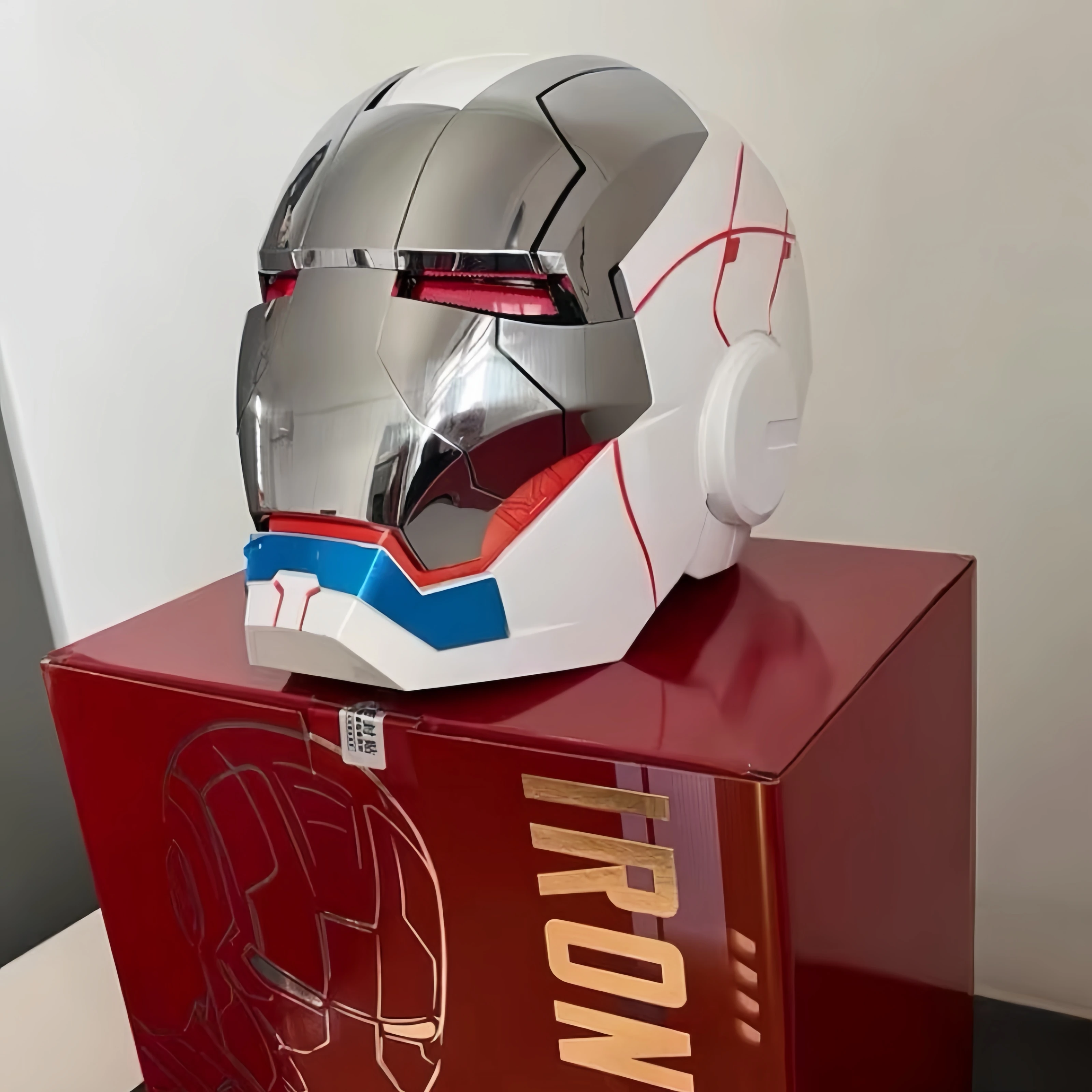 marvel Iron Man Autoking 1/1 white Style Mk5 Helmet Remote And Voice Control Iron Man Automatic Helmet Mask With Led Light Gifts