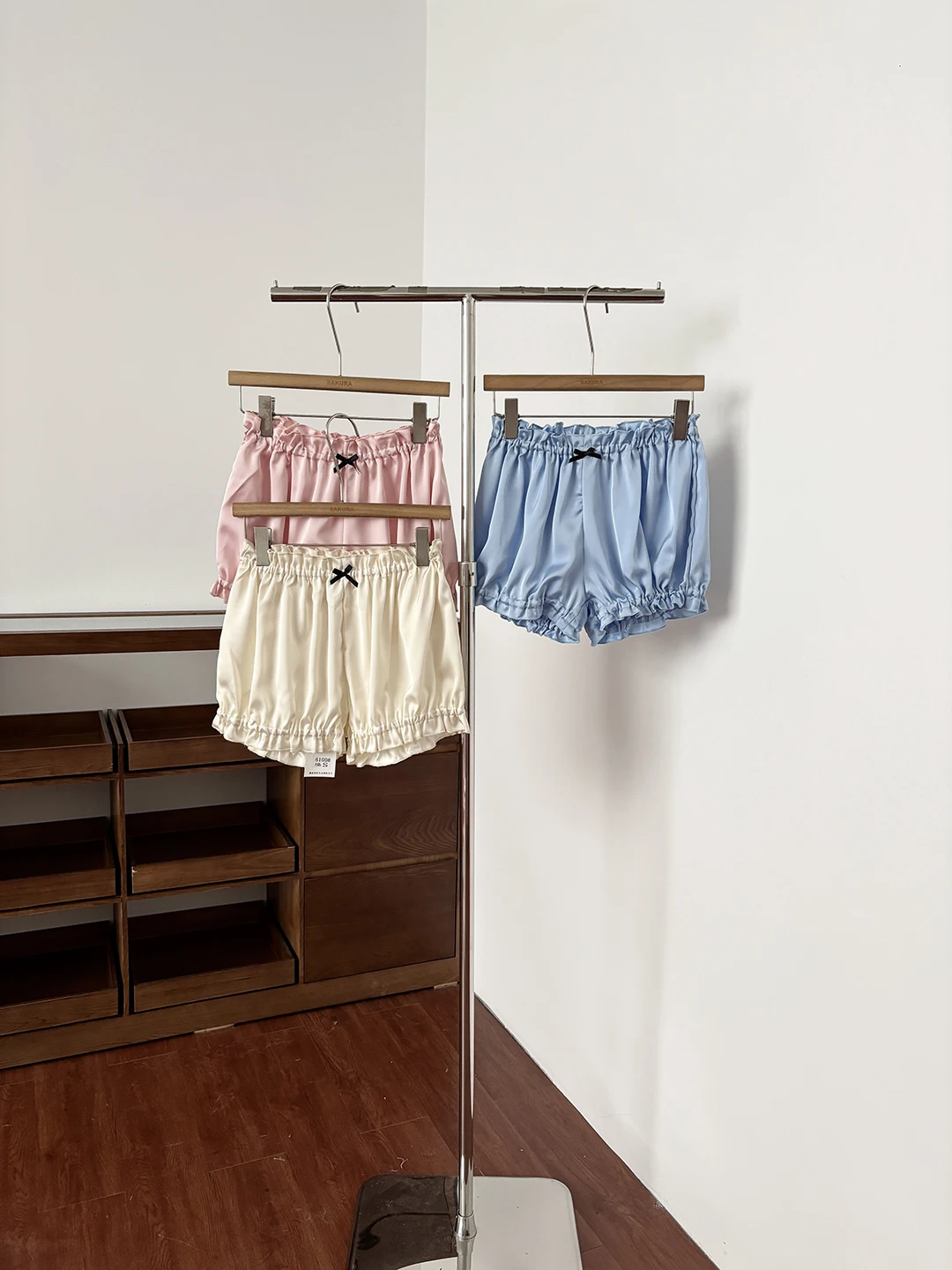 

Summer 2026 High Waist Satin Short Pants Women's Sweet Versatile Casual Lantern Pants Commute Style Polyester Fiber
